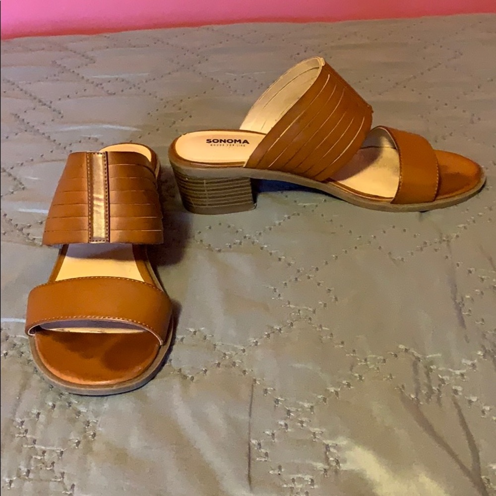 Sandals - Picture 2 of 3